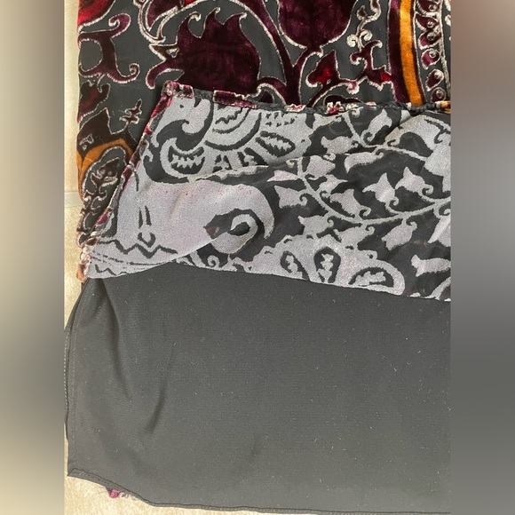 Alice and Olivia Women's Alecia Off Shoulder Top Baroque Burnout Paisley; size M - Picture 4 of 7